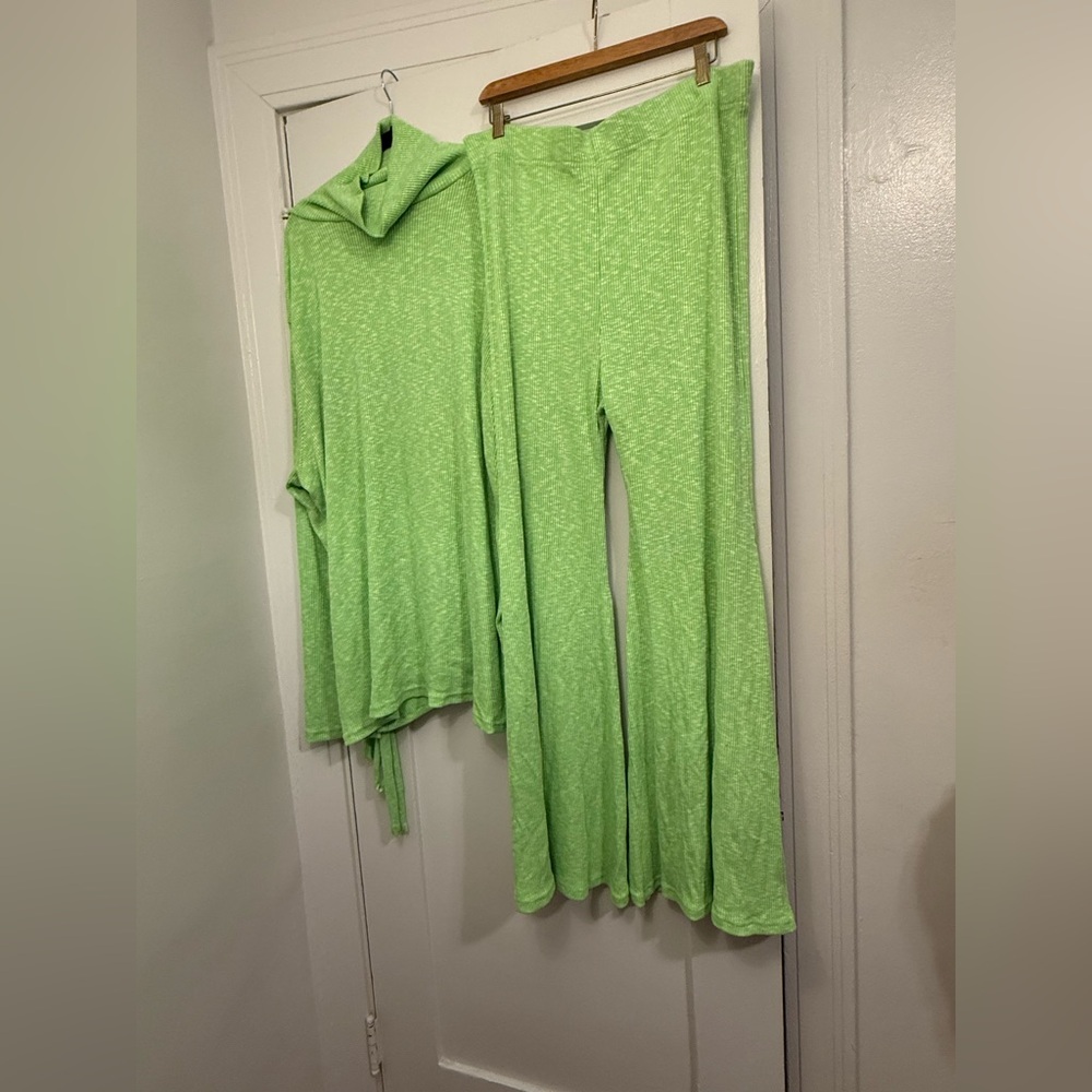NWOT Ribbed Sweater Set by Zelie For She